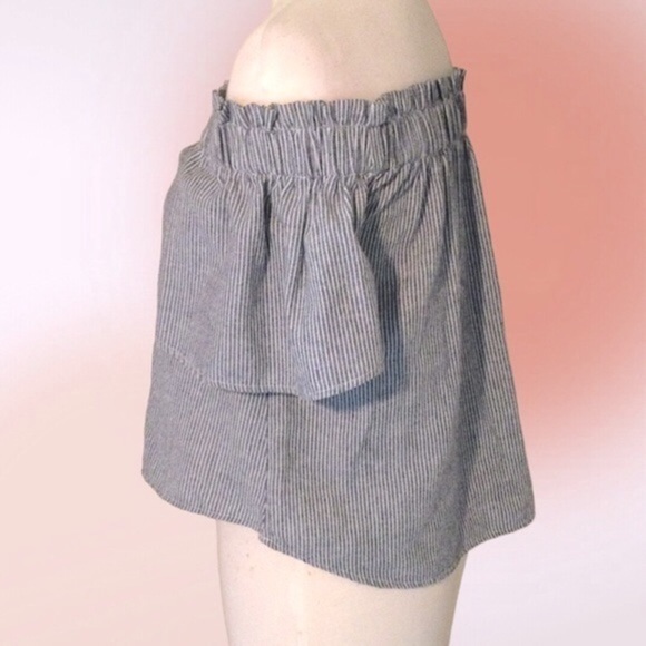 Lulu’s Off the Shoulder Gray‎ and White Railroad Stripe Crop Top S - Picture 5 of 11